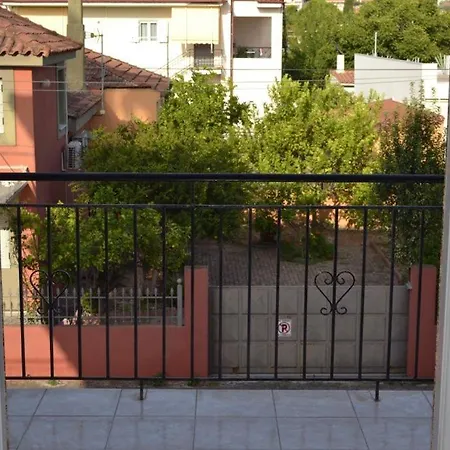 Lantzos Apartment *